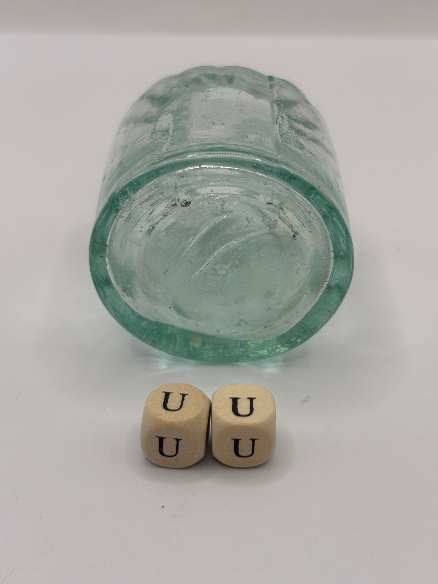 Old dark aqua glass inkwell (uu)