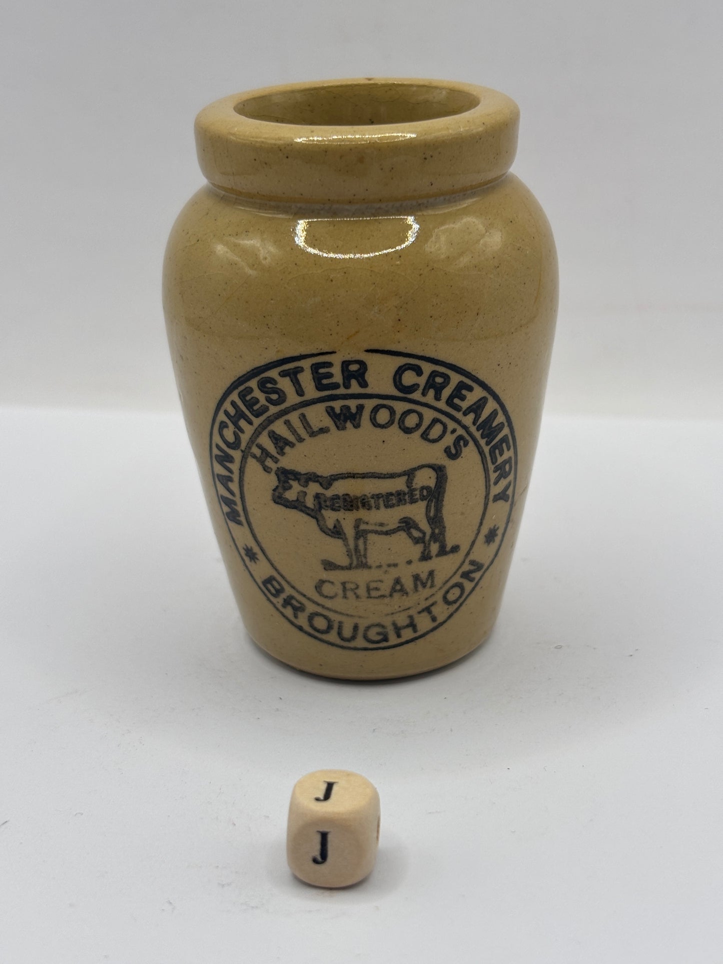 Old advertising cream pot, Manchester creamery Hailwoods (J)