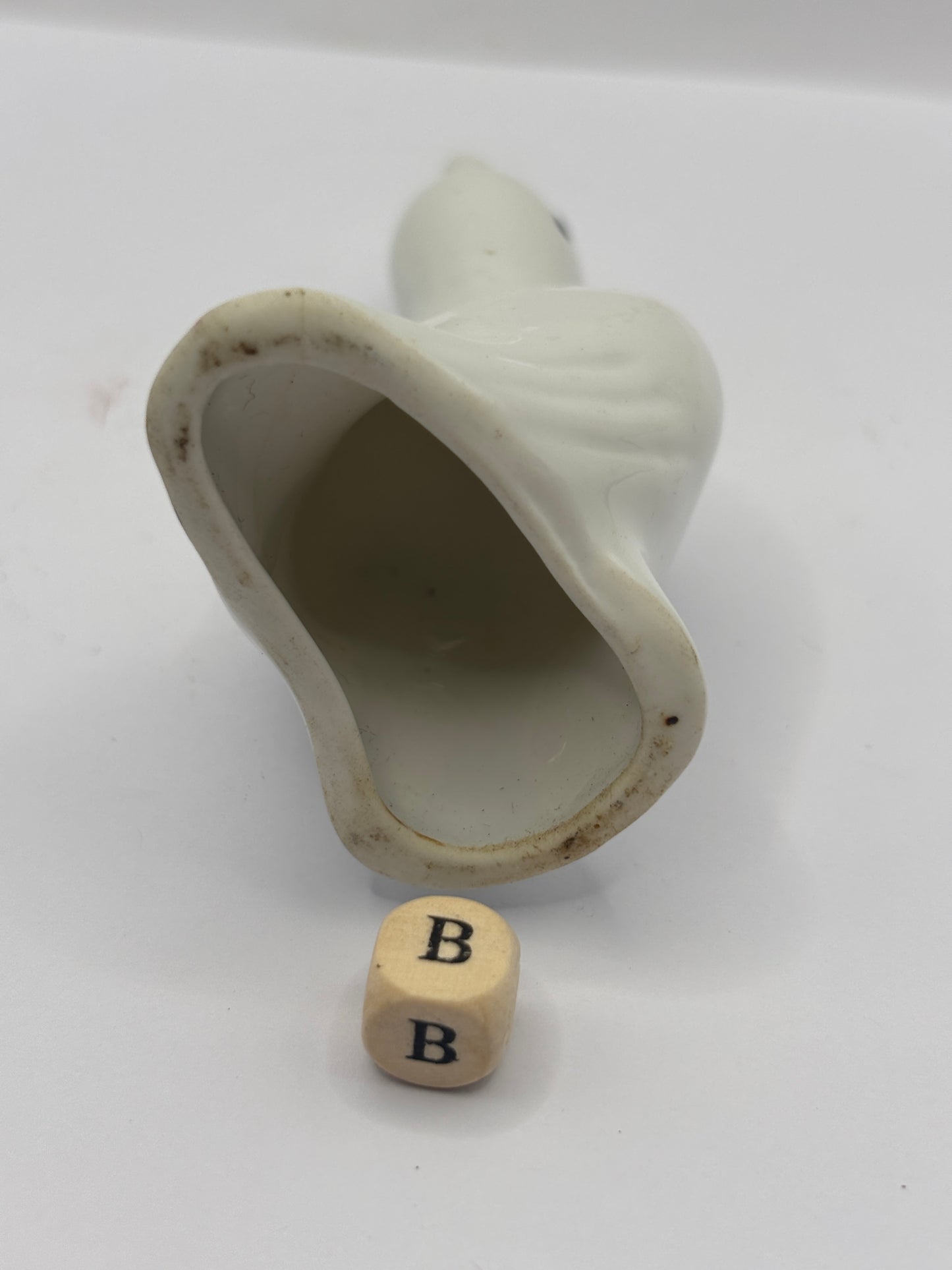 Old bird pie funnel (B)