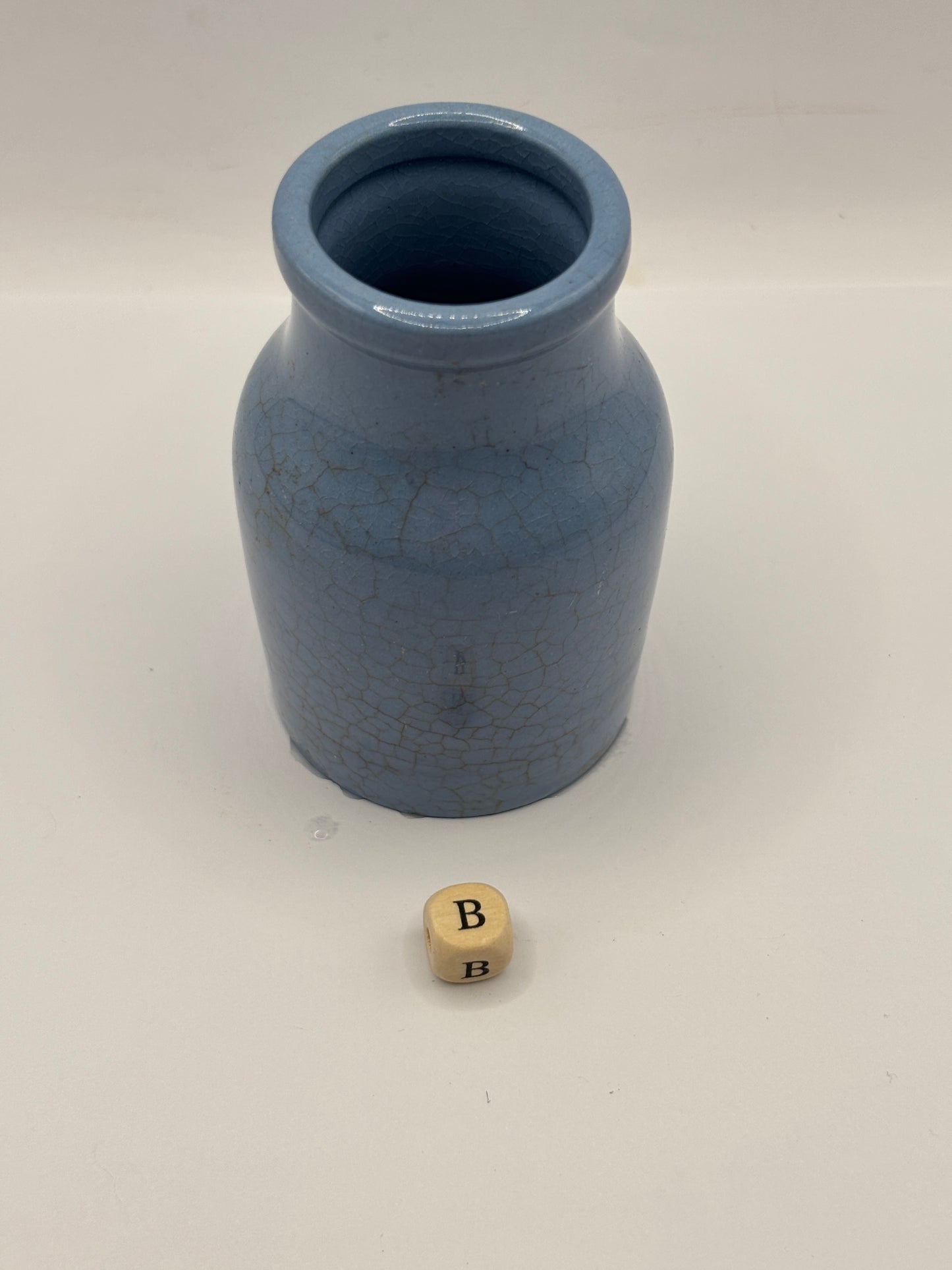 Old blue stoneware churn, cream churn (B)