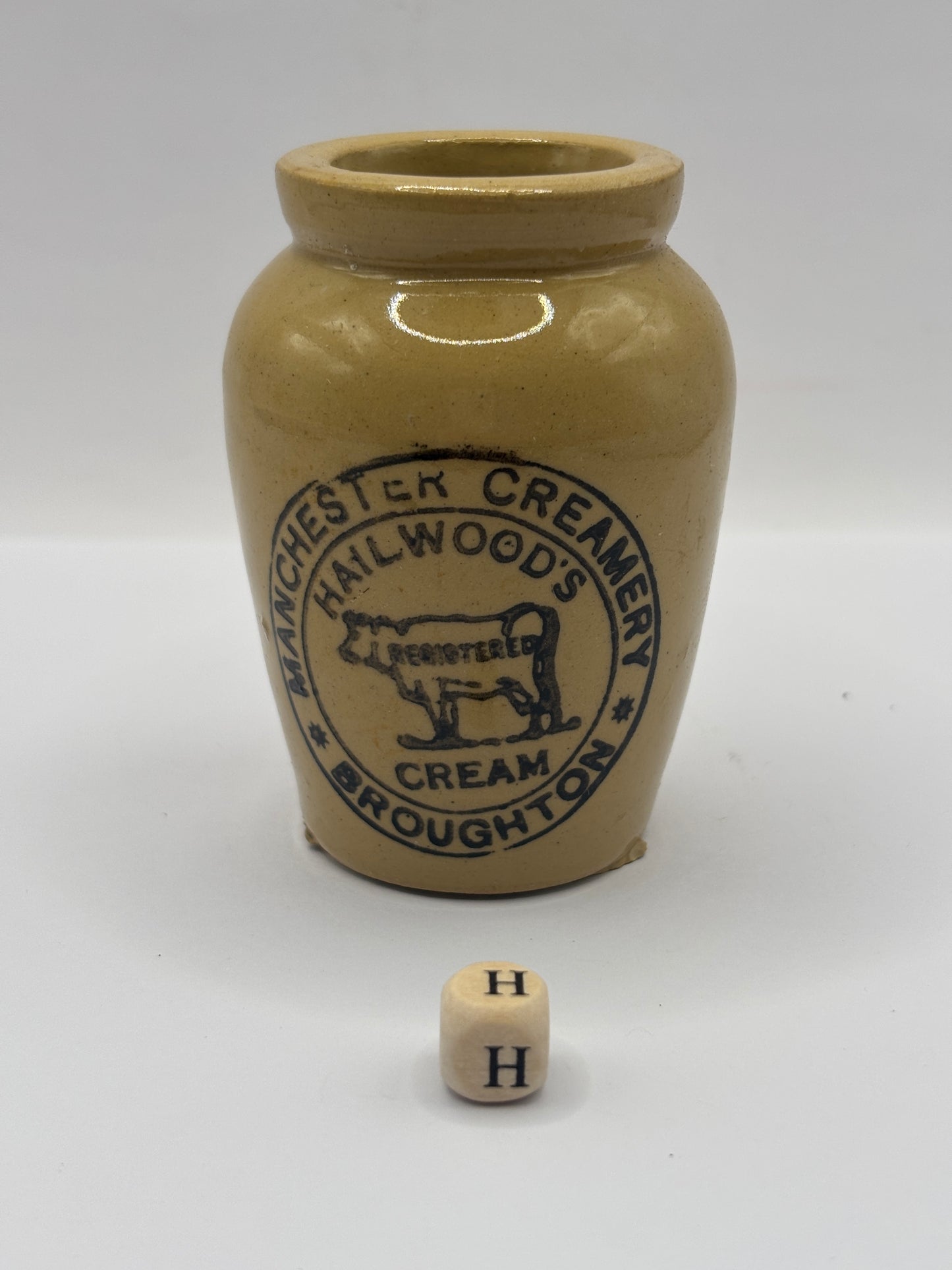 Old advertising cream pot, Manchester creamery Hailwoods (H)
