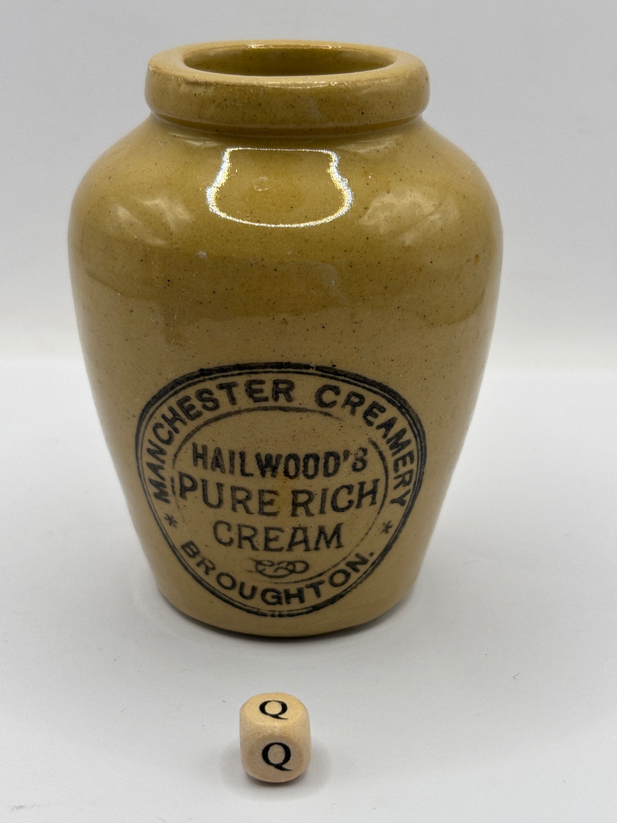 Old advertising cream pot, Hailwoods rich cream (Q)