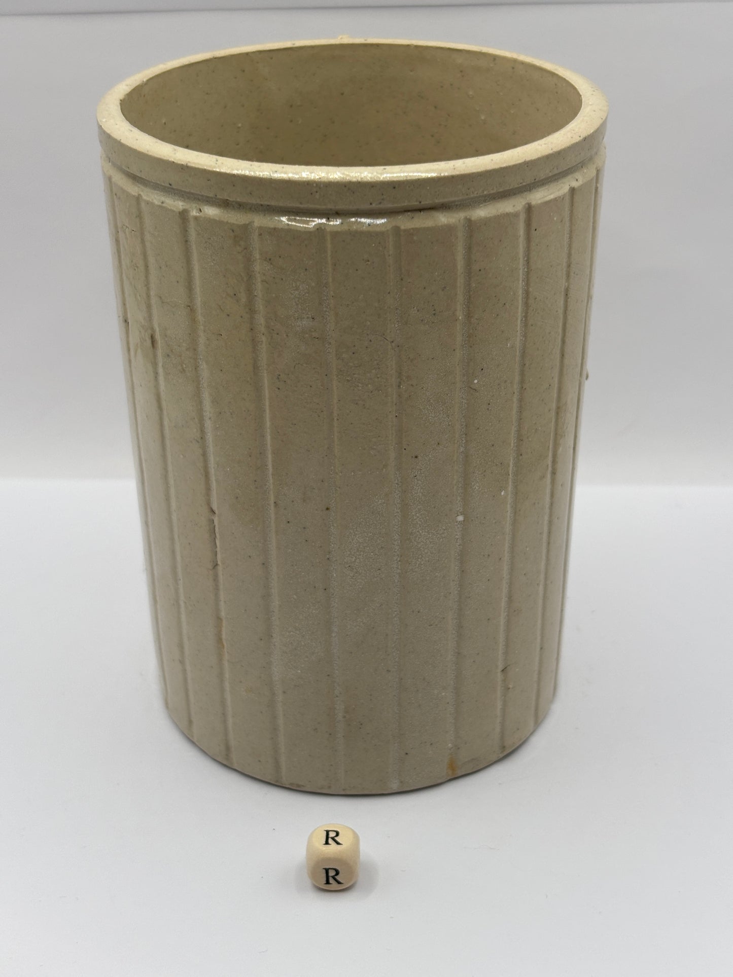 Old 2lb ribbed Hartleys stoneware jam pot (R)