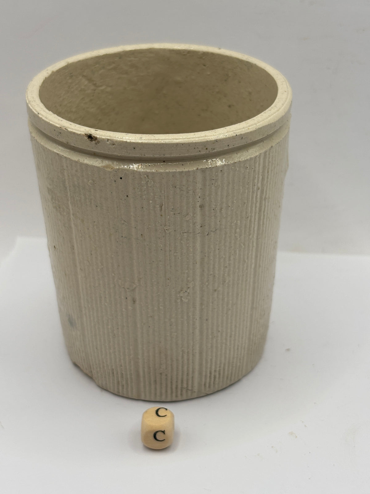 Old 1lb ribbed stoneware jam pot (c)