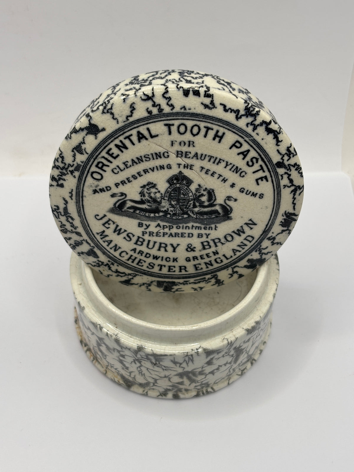 Old advertising lid and base. Oriental tooth paste, Jewsbury & Brown