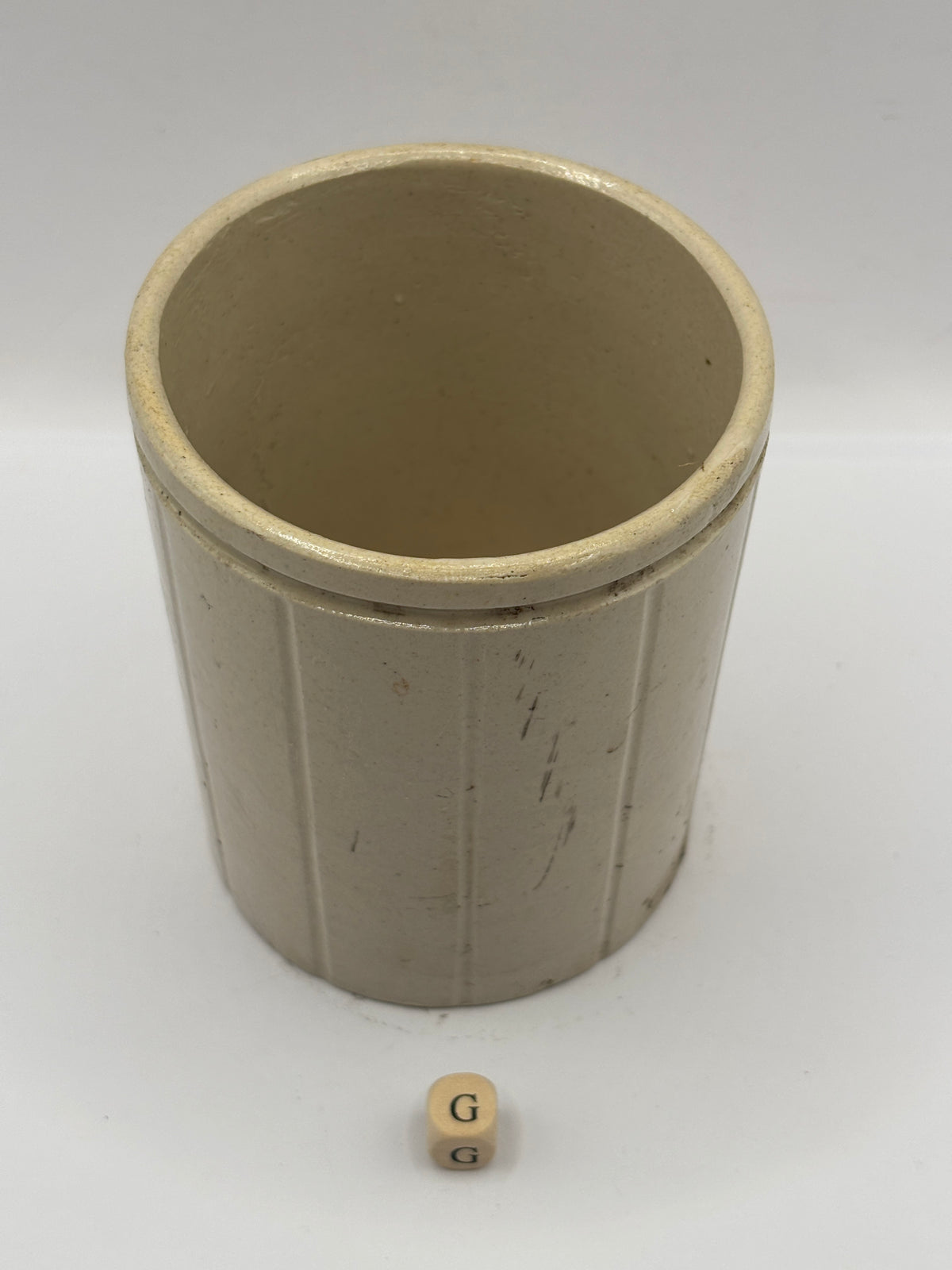 Old 1lb ribbed stoneware jam pot (G)