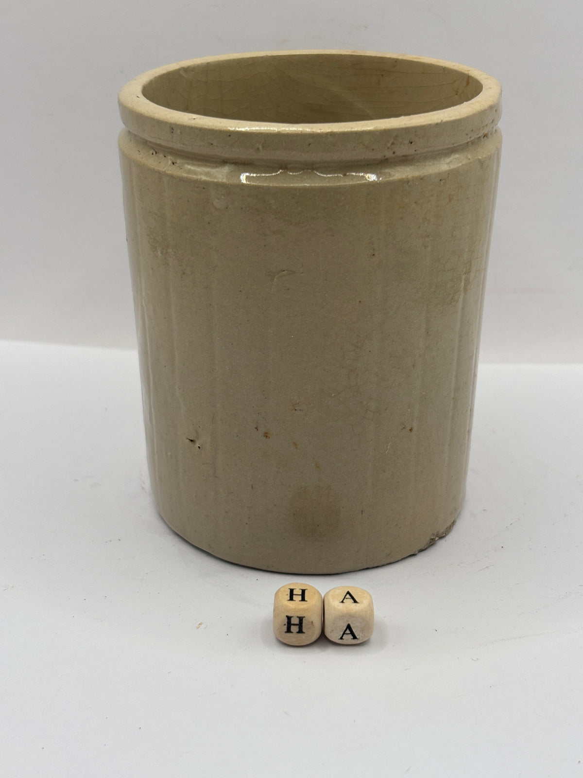 Old 1lb ribbed Hartleys stoneware jam pot (HA)