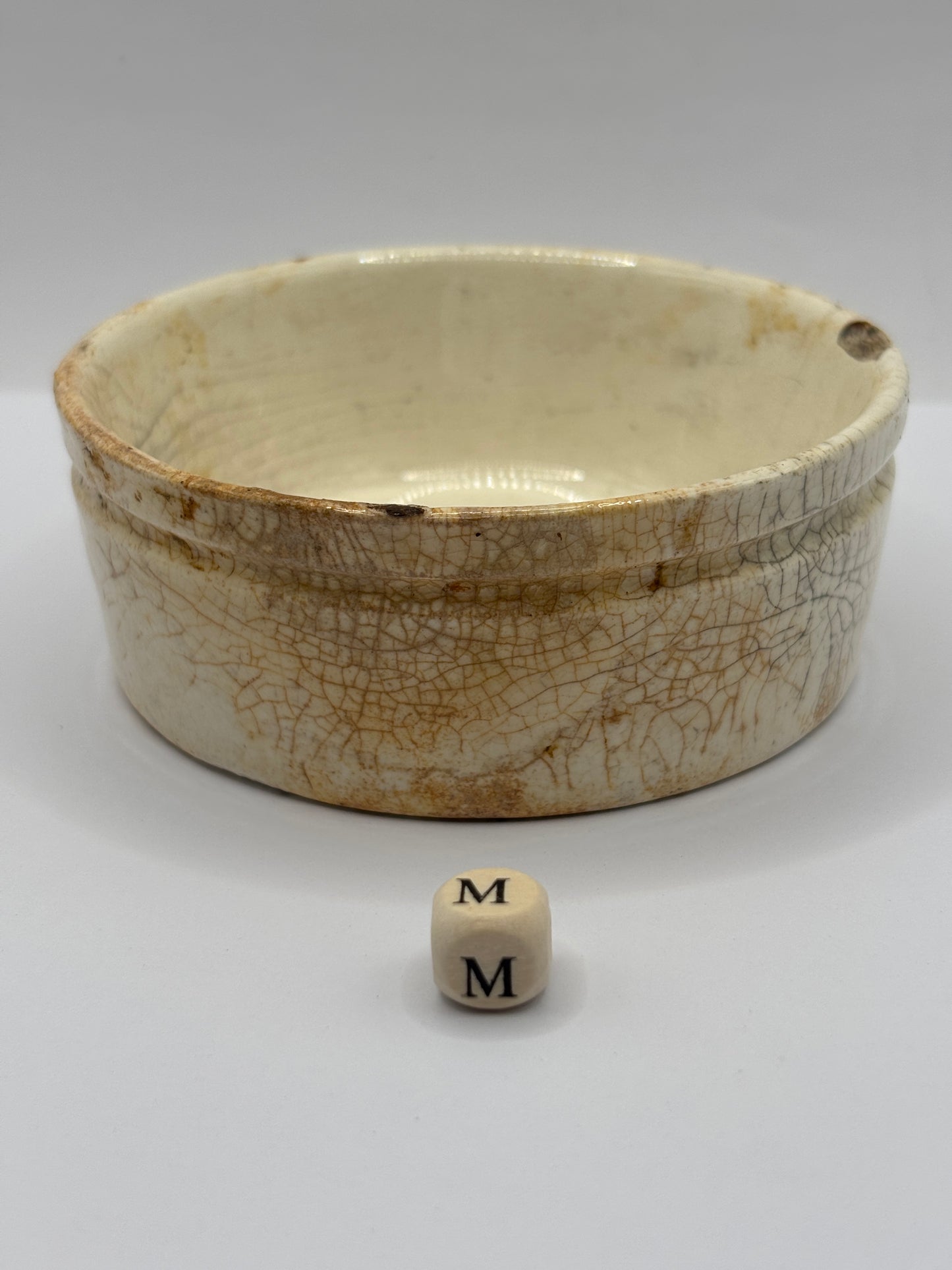 Old plain stoneware meat paste pot, potted meat (m) chipped