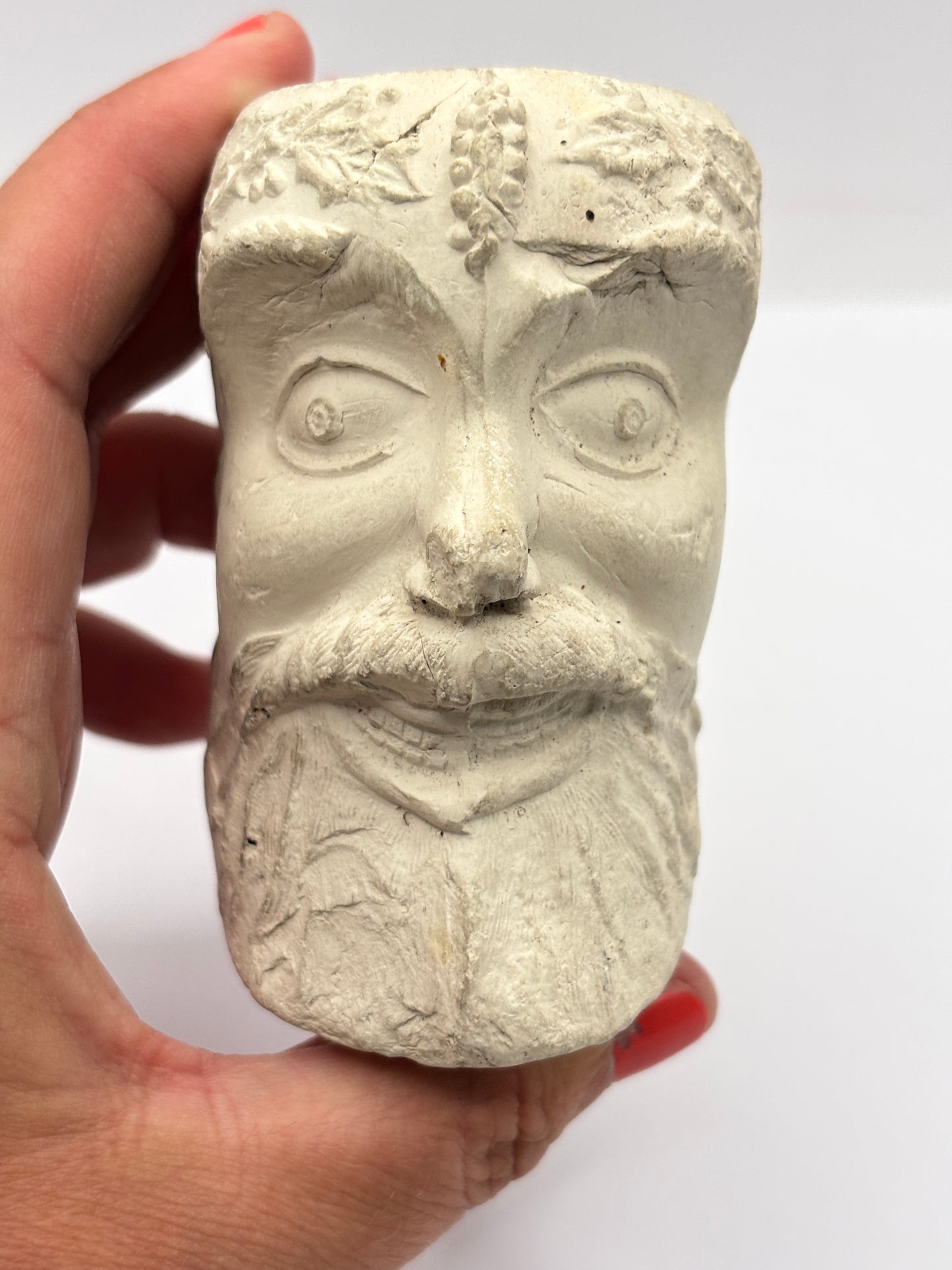 Old XL figural clay pipe head, pipe bowl