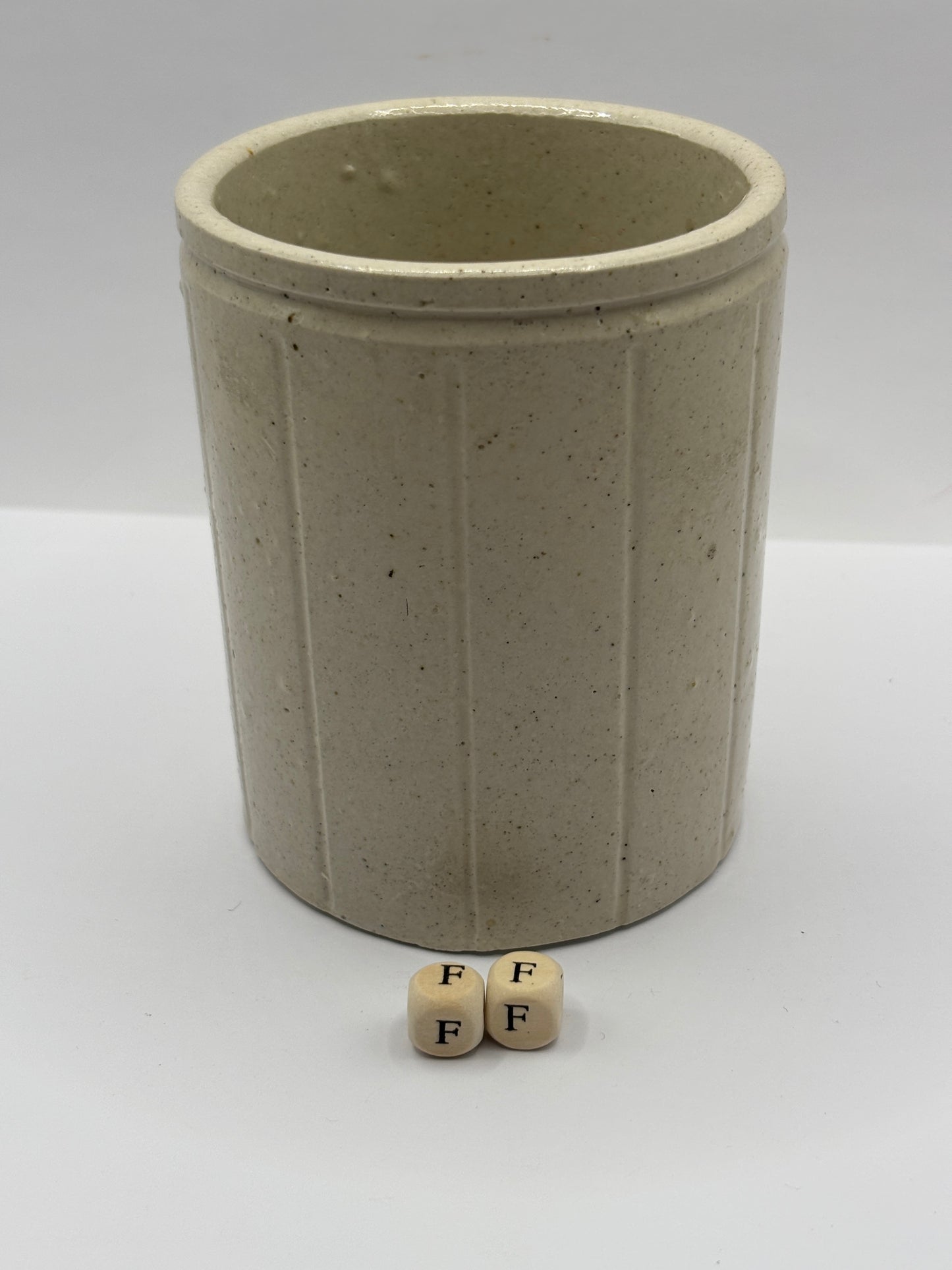 Old 1lb ribbed Hartleys stoneware jam pot (ff)